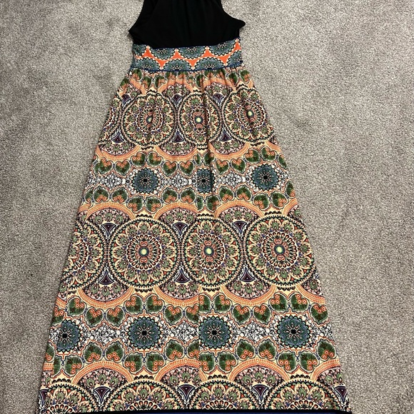 Beautiful Maxi - Picture 3 of 7